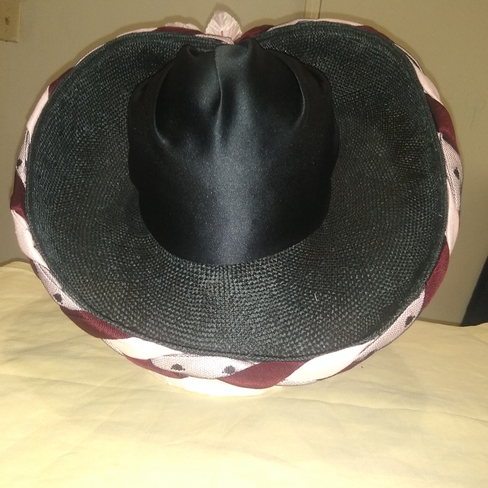 Hat. - Picture 3 of 5